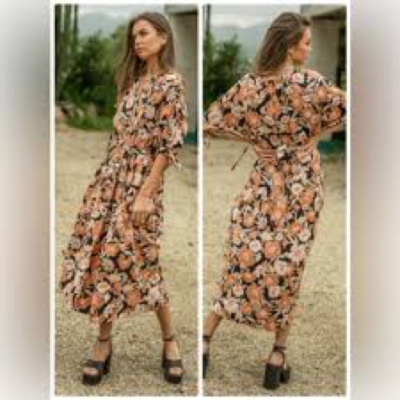 bohme Dresses & Skirts - Bohme Kinsley Floral Short Sleeve Midi Dress Size S